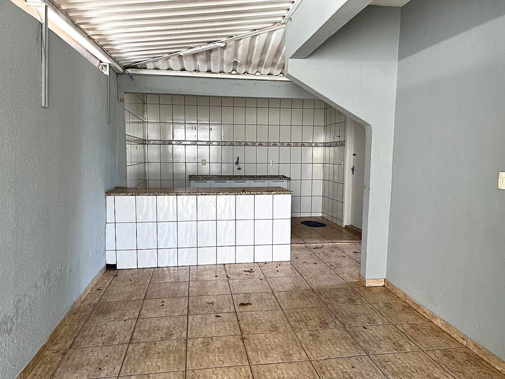 Aluga-se casa comercial Vila Santa Cruz $ 3.900,00
