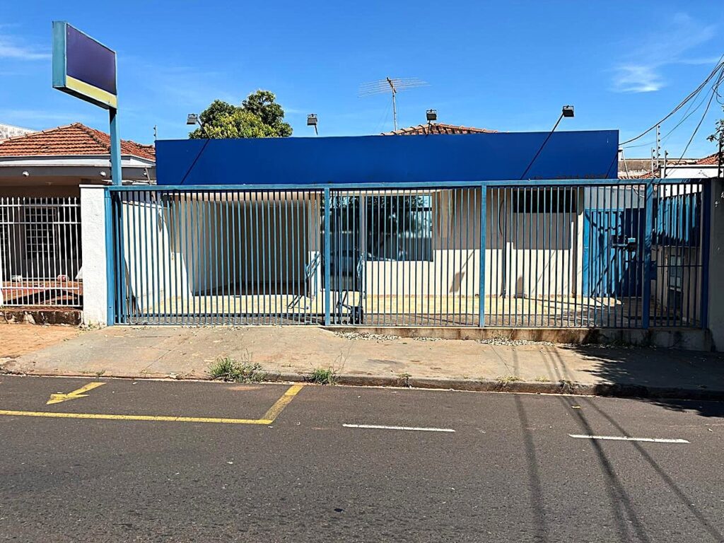 Aluga-se casa comercial Vila Santa Cruz $ 3.900,00