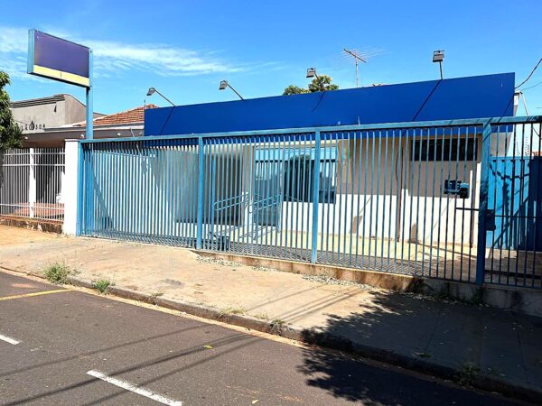 Aluga-se casa comercial Vila Santa Cruz $ 3.900,00