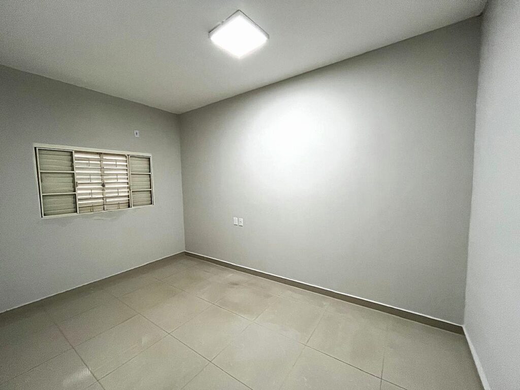 Aluga-se casa comercial Vila Santa Cruz $ 3.900,00