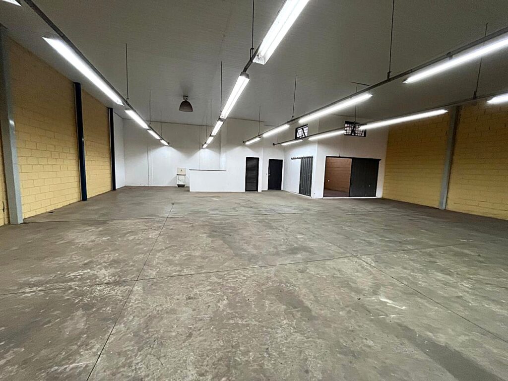 Aluga-se Salão 500m² Distrito Industrial 2 Vendas $ 10.000,00