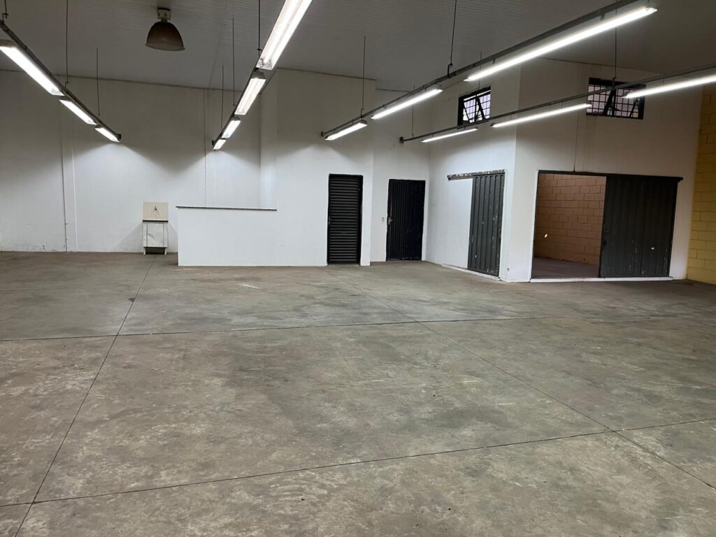 Aluga-se Salão 500m² Distrito Industrial 2 Vendas $ 10.000,00
