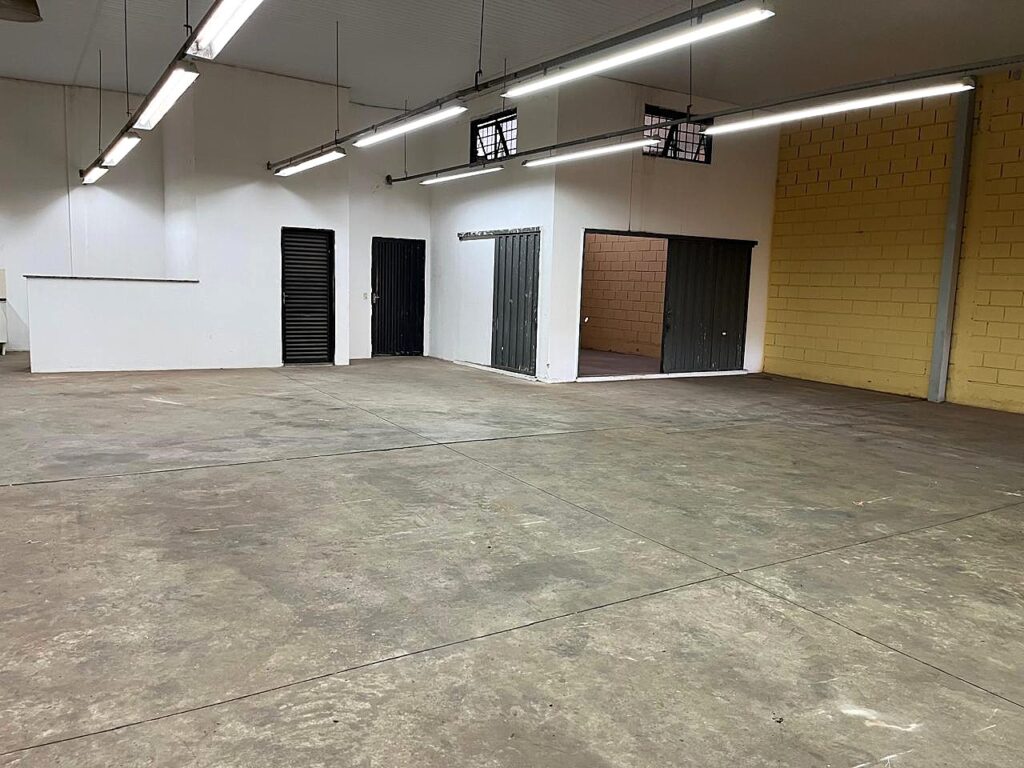 Aluga-se Salão 500m² Distrito Industrial 2 Vendas $ 10.000,00