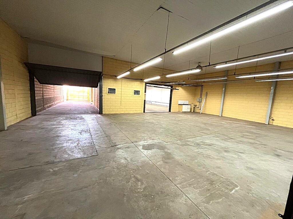 Aluga-se Salão 500m² Distrito Industrial 2 Vendas $ 10.000,00