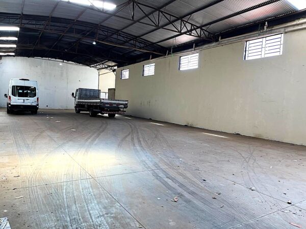 Aluga-se salão comercial na zona norte 440m² $ 8.000,00