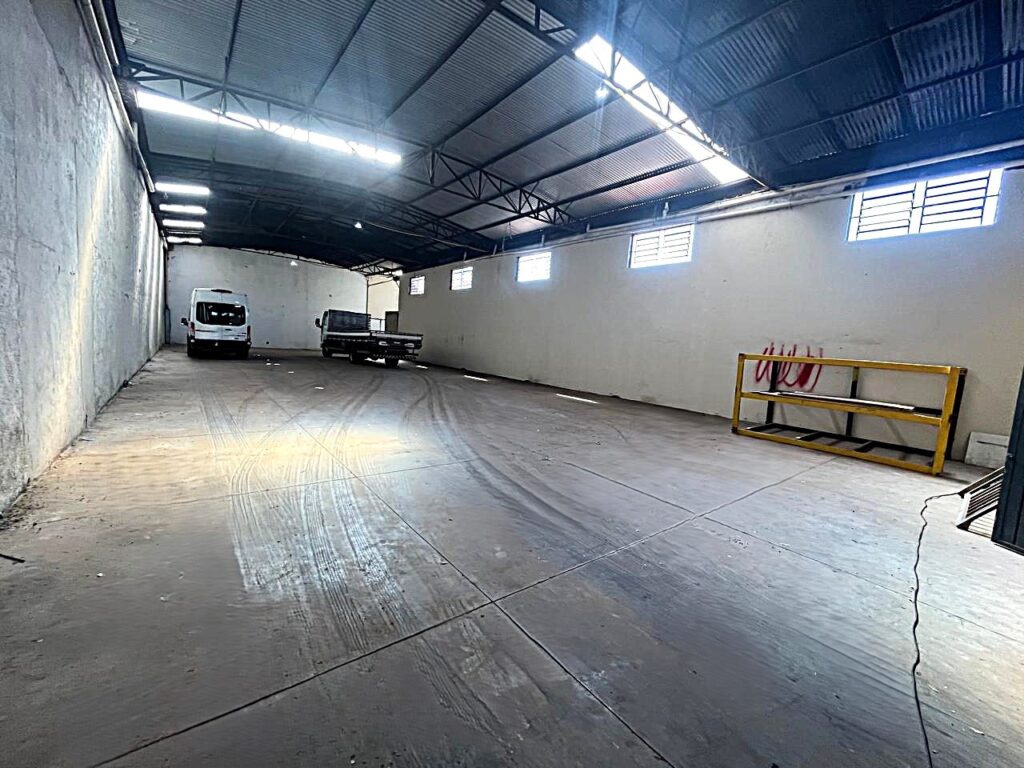 Aluga-se salão comercial na zona norte 440m² $ 8.000,00
