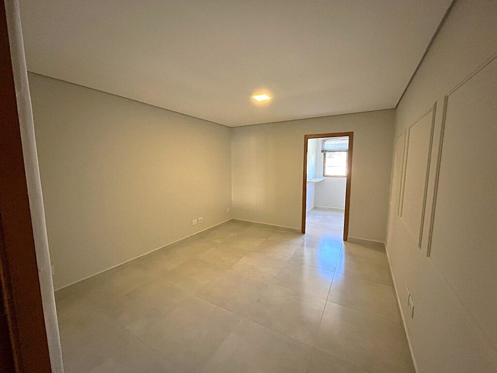 Aluga-se sala comercial em centro empresarial R$ 1,700,00