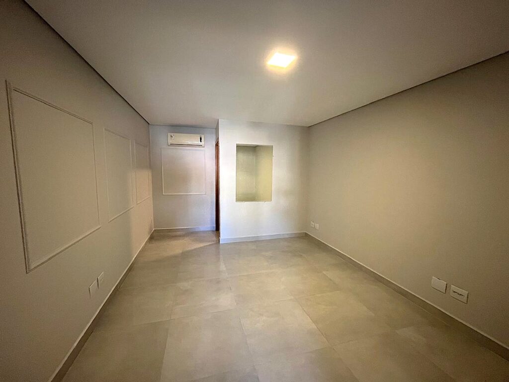 Aluga-se sala comercial em centro empresarial R$ 1,700,00