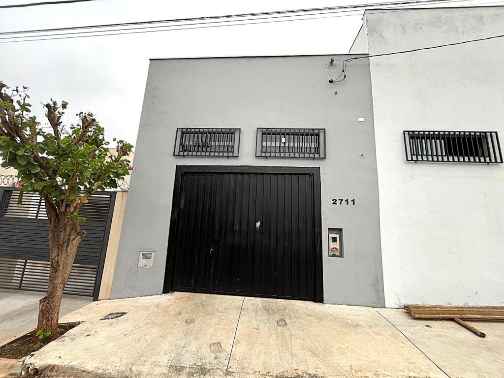 Aluga-se salão comercial em Bady Bassit R$ 2.500,00
