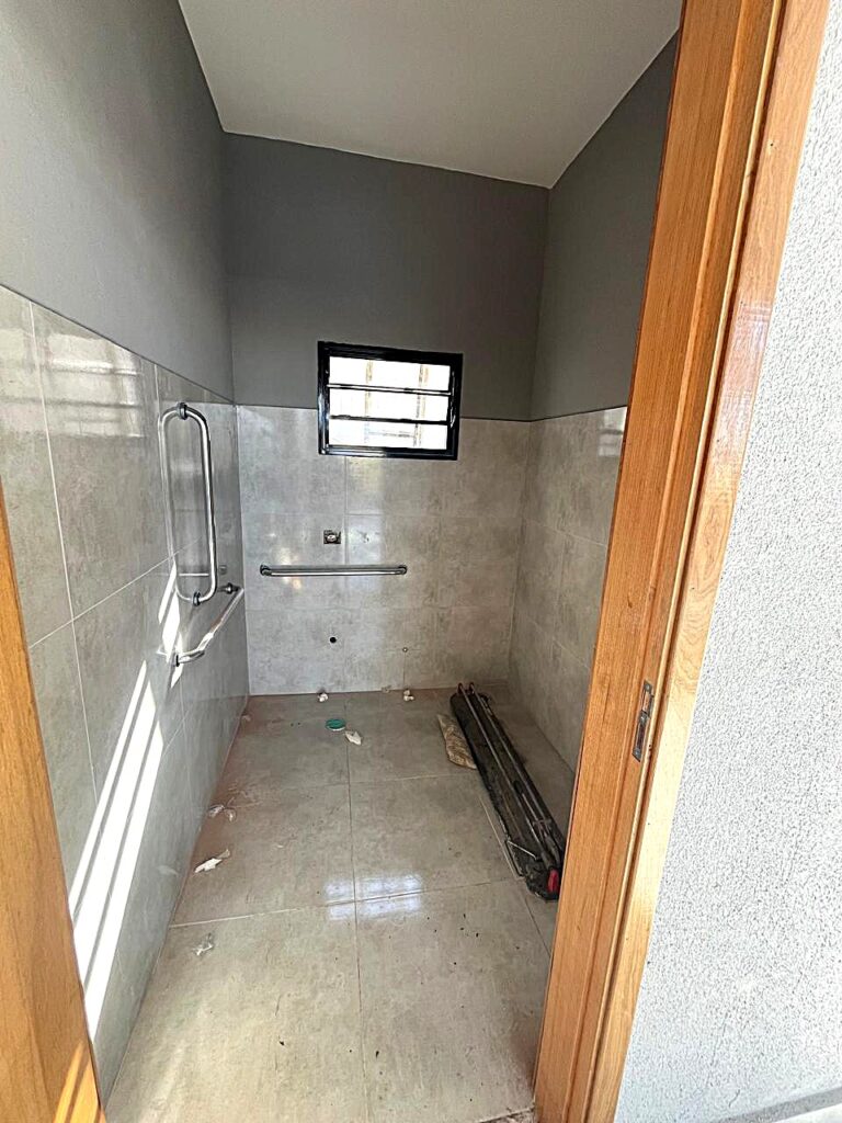 Aluga-se salão comercial novo na Av. Principal do Fraternidade R$ 4.000,00