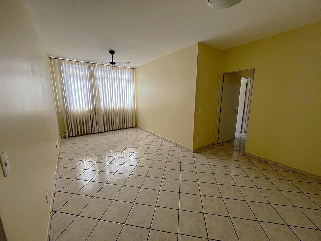 Vende-se ótimo apto 02 dormitórios na Redentora $ 275.000,00