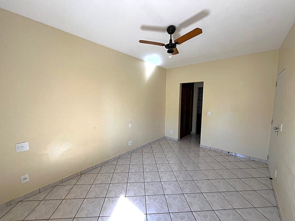 Vende-se ótimo apto 02 dormitórios na Redentora $ 275.000,00