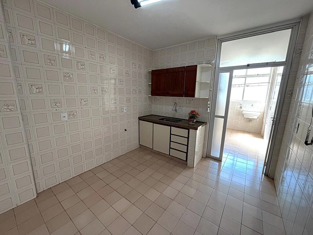 Vende-se ótimo apto 02 dormitórios na Redentora $ 275.000,00