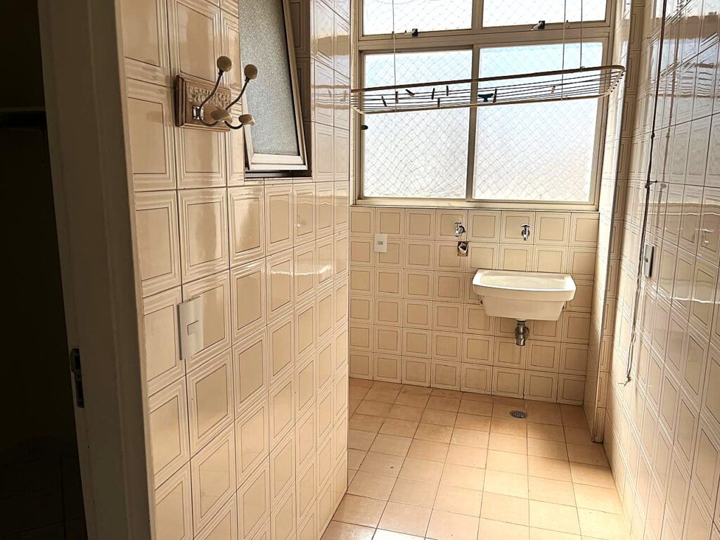 Vende-se ótimo apto 02 dormitórios na Redentora $ 275.000,00