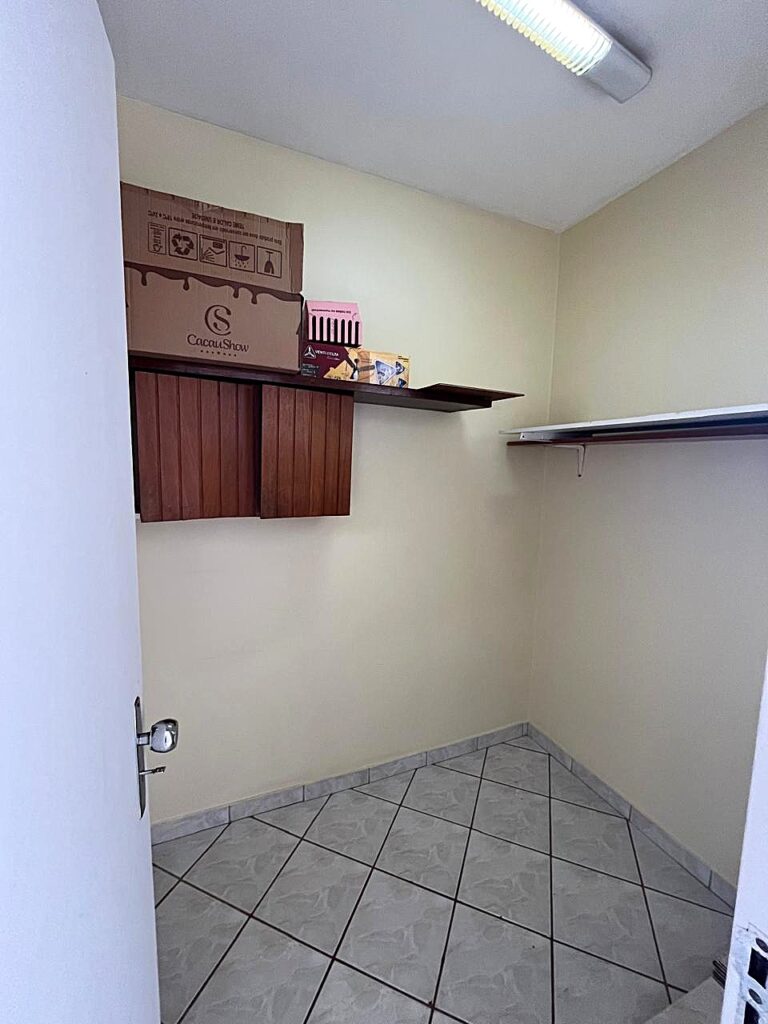 Vende-se ótimo apto 02 dormitórios na Redentora $ 275.000,00