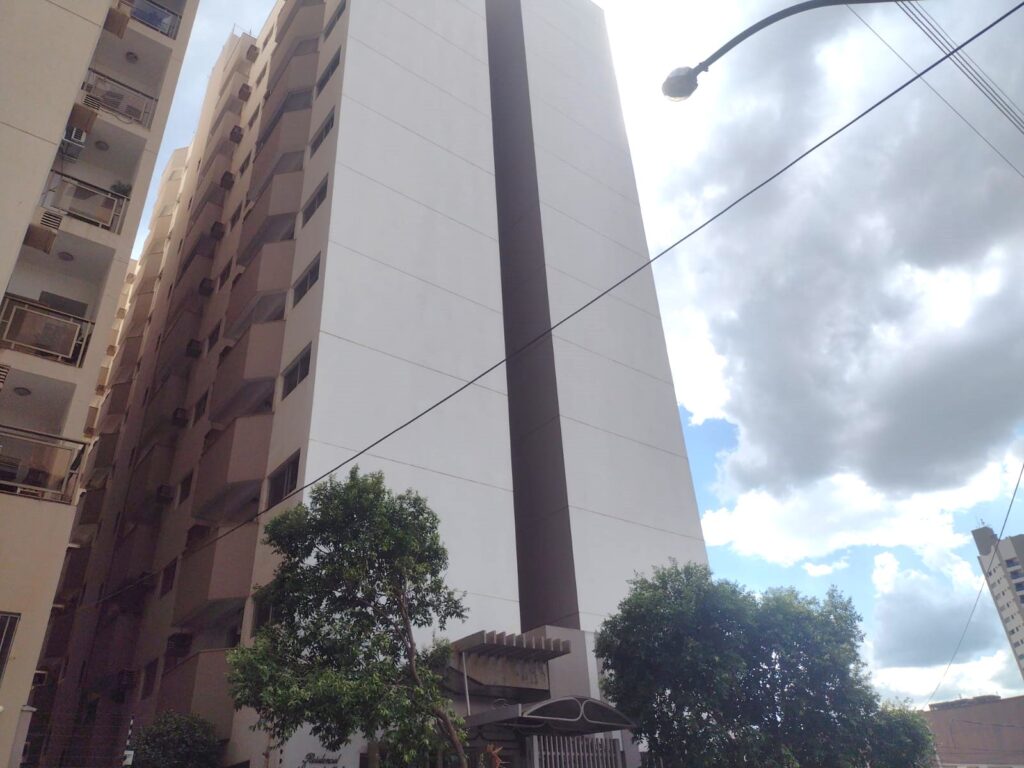 Vende-se apto de 01 dormitório no Centro de Rio Preto $ 210.000,00