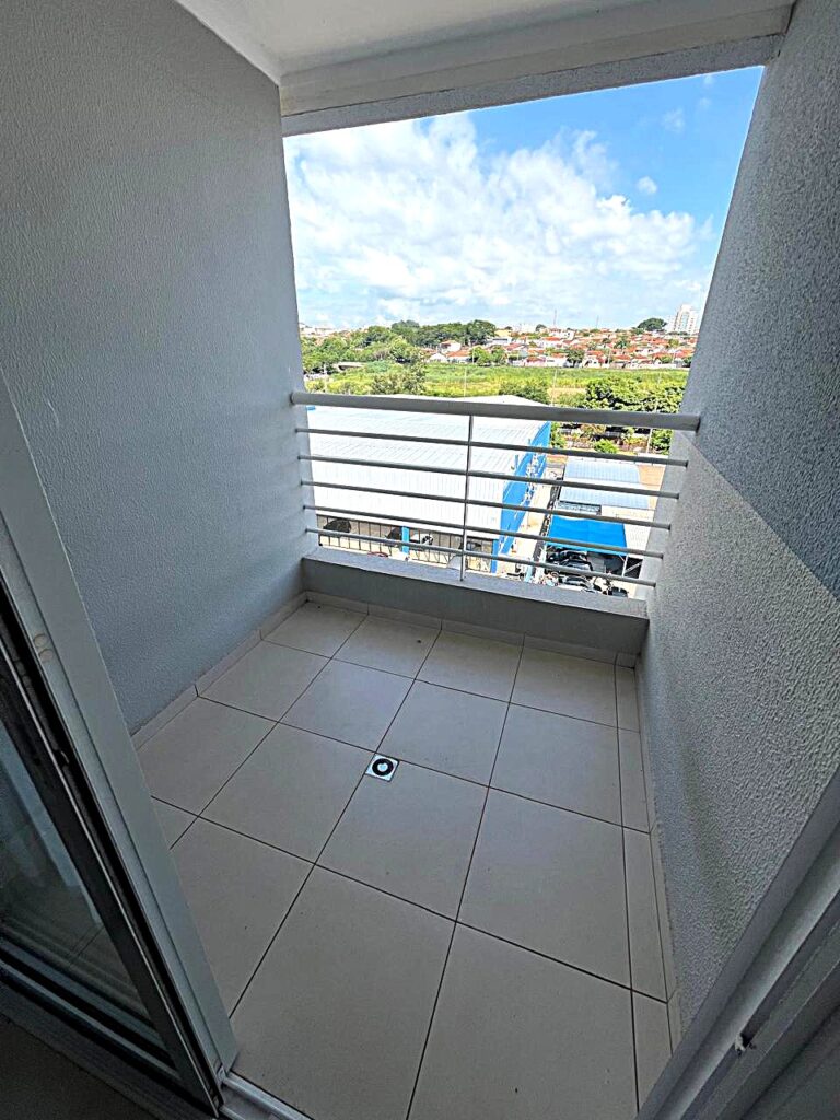 Aluga-se apto de 02 dormitórios 01 suíte mobiliado C/ elevador $ 1.800,00 já com condomínio incluso