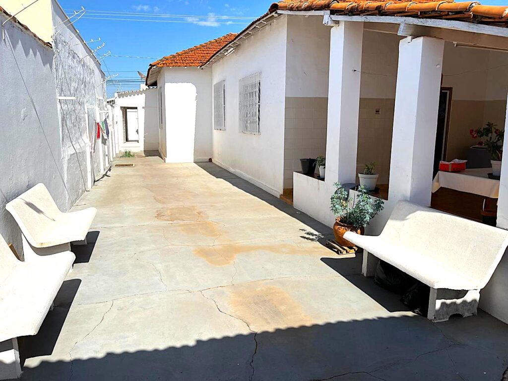 Vende-se casa comercial c/ 594m² de terreno próximo a Santa Casa $ 700.000,00