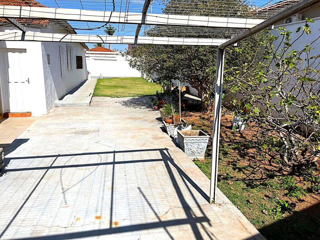 Vende-se casa comercial c/ 594m² de terreno próximo a Santa Casa $ 700.000,00