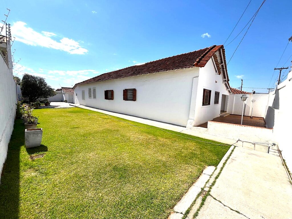 Vende-se casa comercial c/ 594m² de terreno próximo a Santa Casa $ 700.000,00