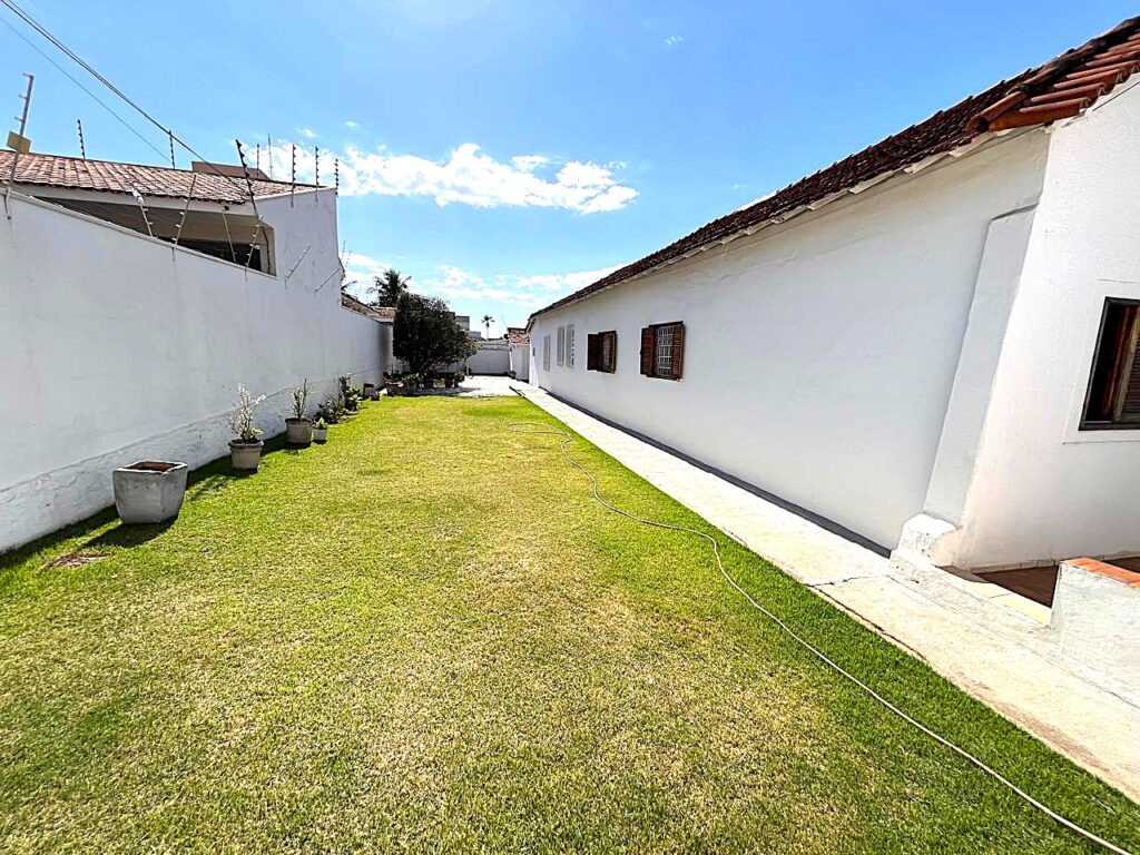 Vende-se casa comercial c/ 594m² de terreno próximo a Santa Casa $ 700.000,00