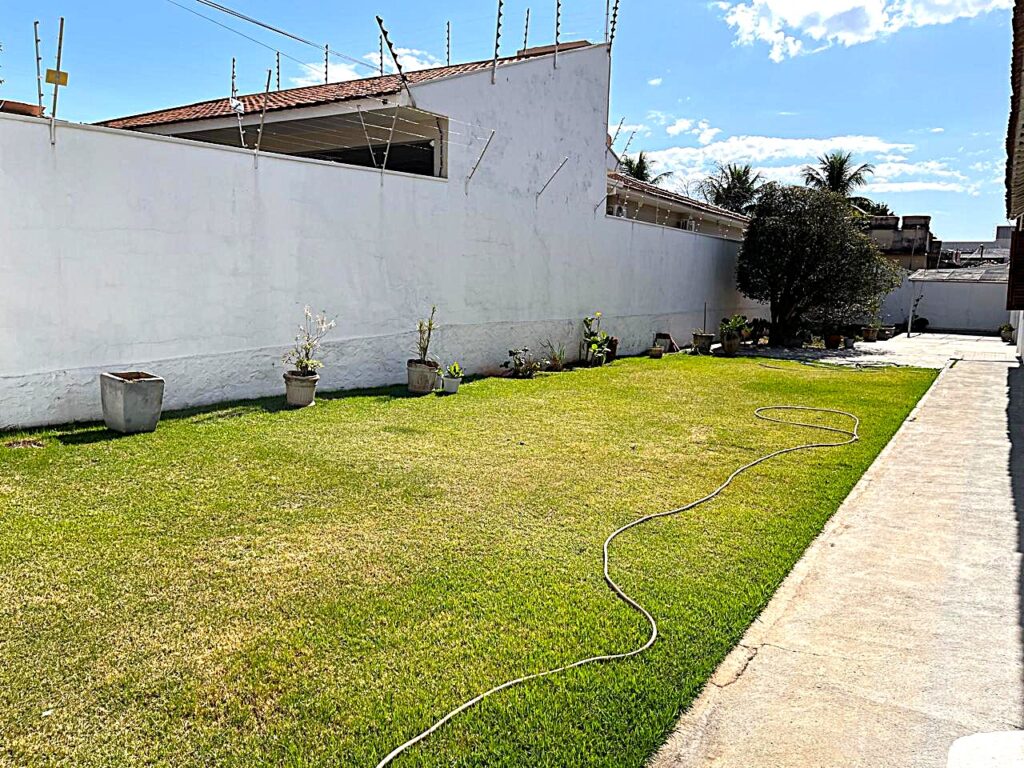 Vende-se casa comercial c/ 594m² de terreno próximo a Santa Casa $ 700.000,00
