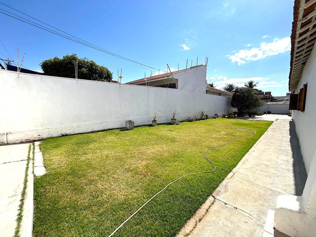Vende-se casa comercial c/ 594m² de terreno próximo a Santa Casa $ 700.000,00