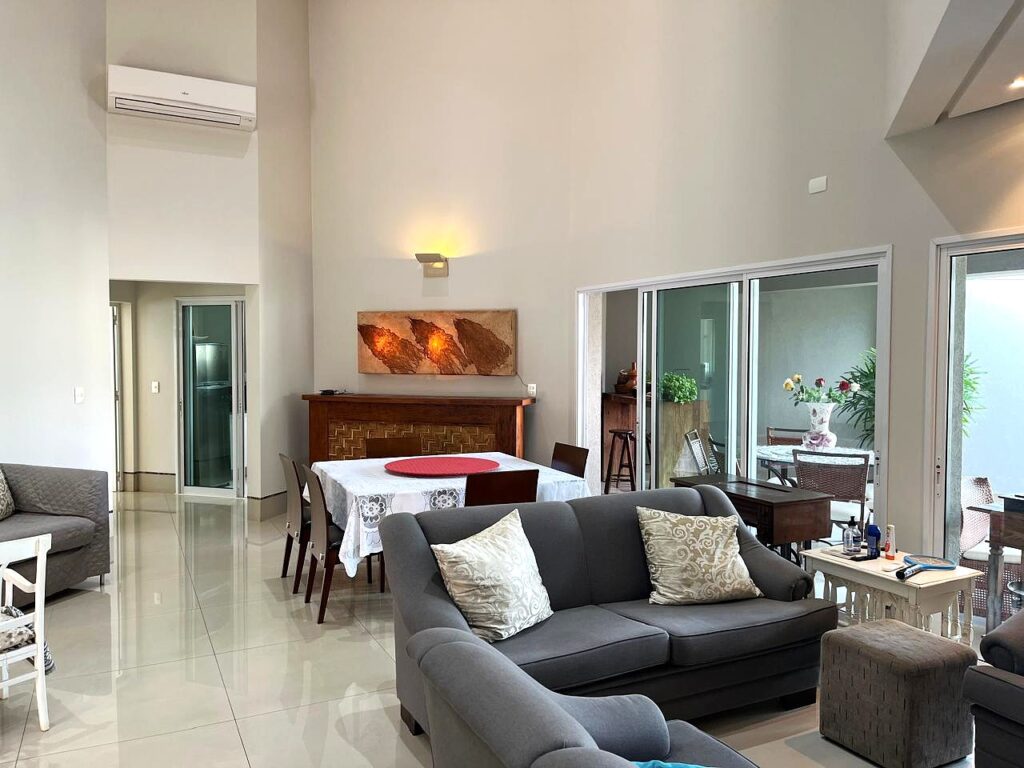 Vende-se excelente casa cond. Recanto Real $ 2.300.000,00