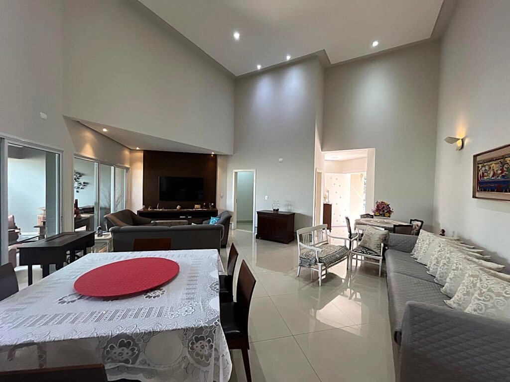 Vende-se excelente casa cond. Recanto Real $ 2.300.000,00