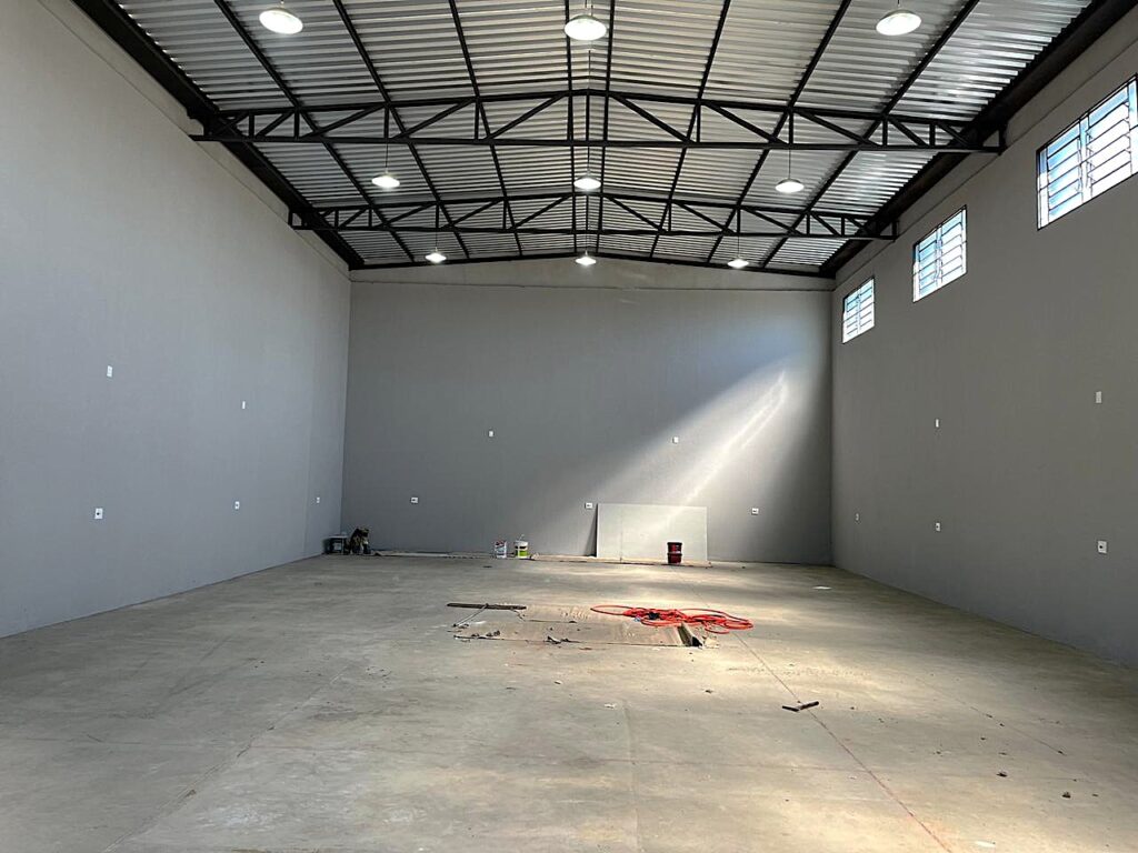 Vende-se salão comercial novo alugado $ 1.450.000,00