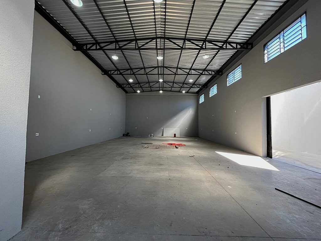 Vende-se salão comercial novo alugado $ 1.450.000,00