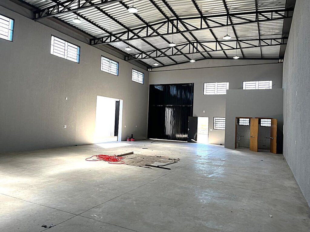 Vende-se salão comercial novo alugado $ 1.450.000,00