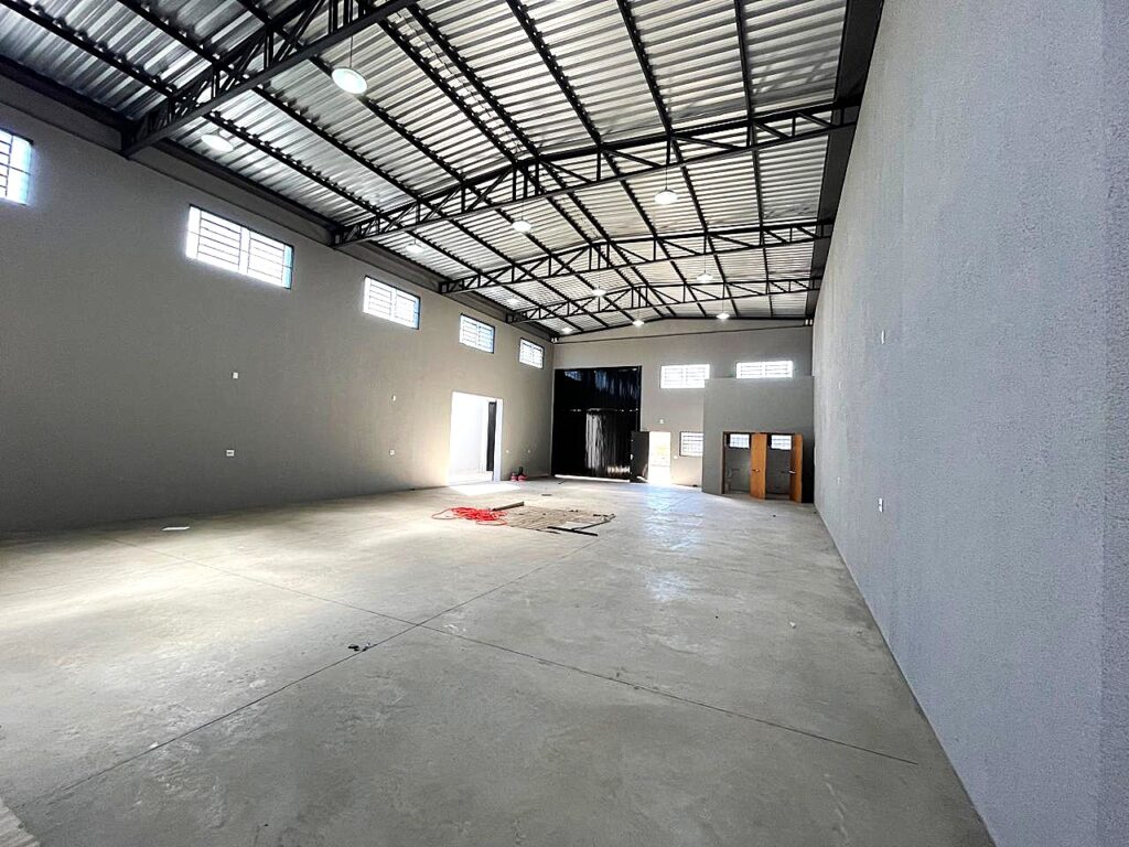 Vende-se salão comercial novo alugado $ 1.450.000,00