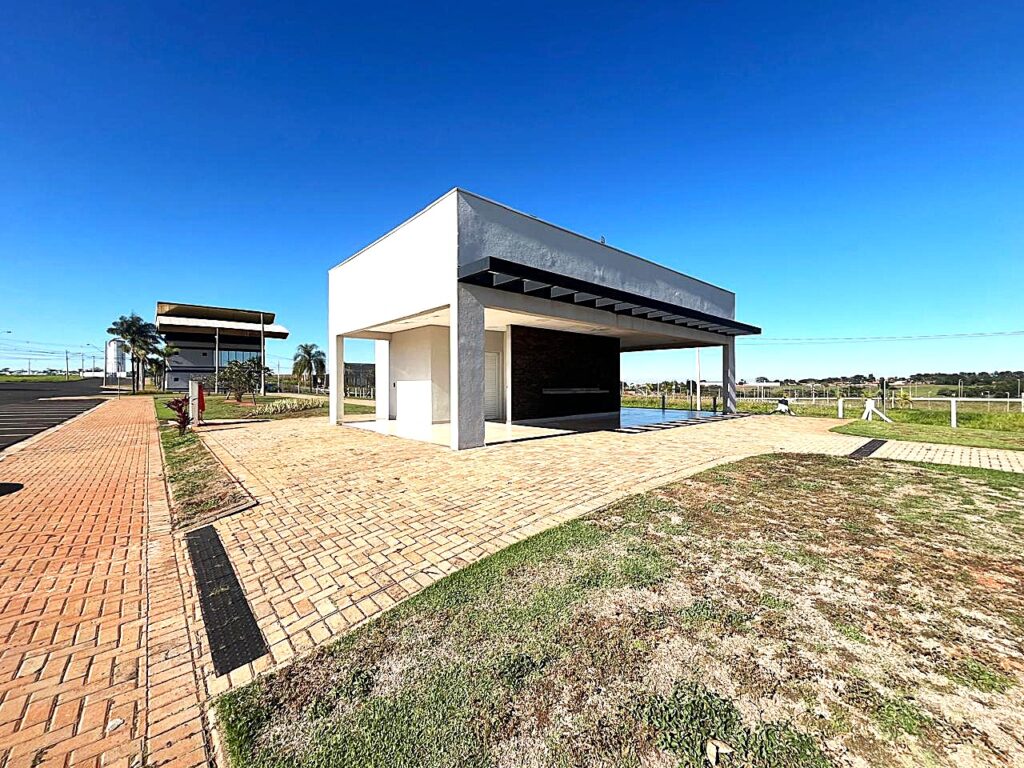 Aluga-se salão industrial em condomínio fechado 540 m² $ 12.000,00