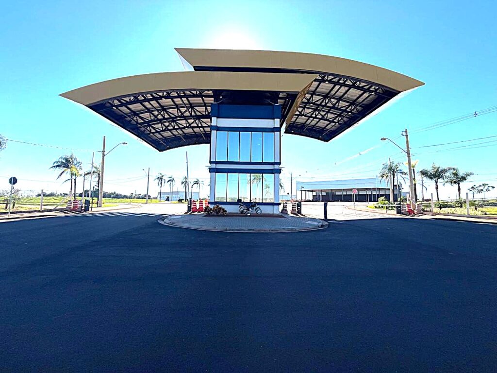 Aluga-se salão industrial em condomínio fechado 540 m² $ 12.000,00