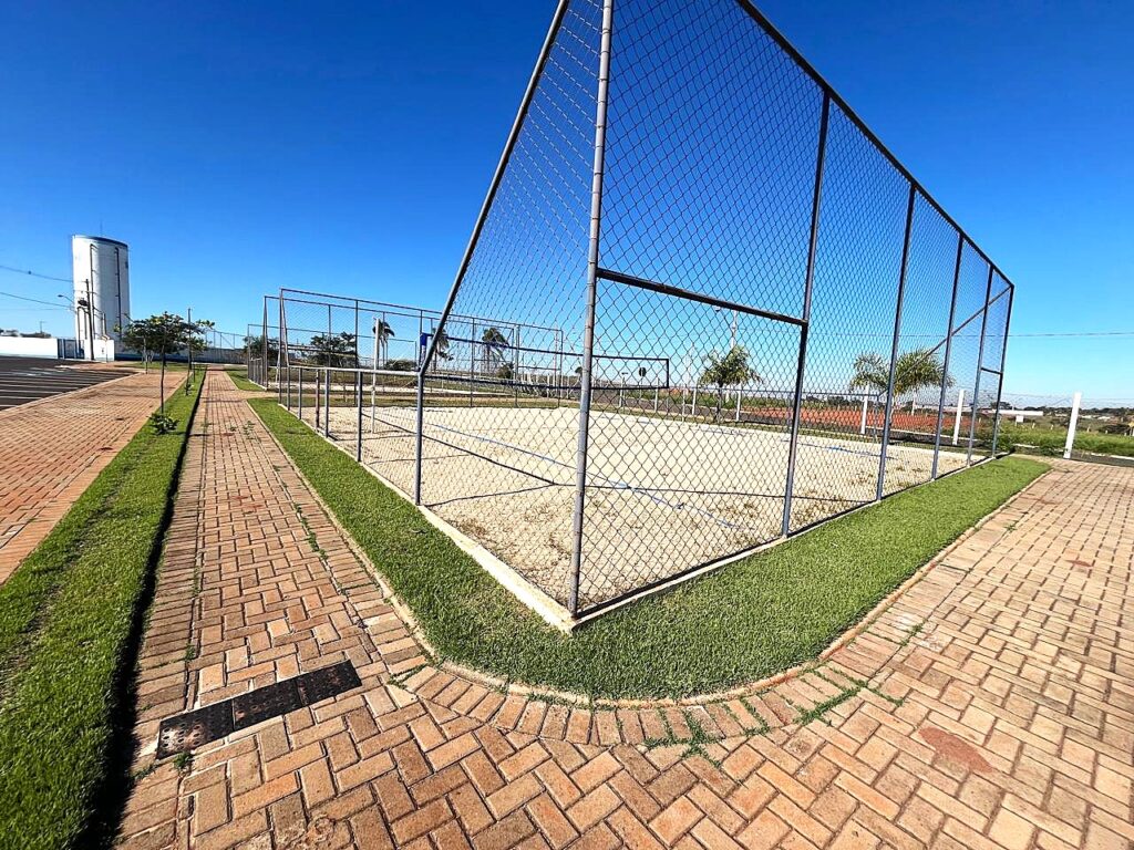 Aluga-se salão industrial em condomínio fechado 540 m² $ 12.000,00