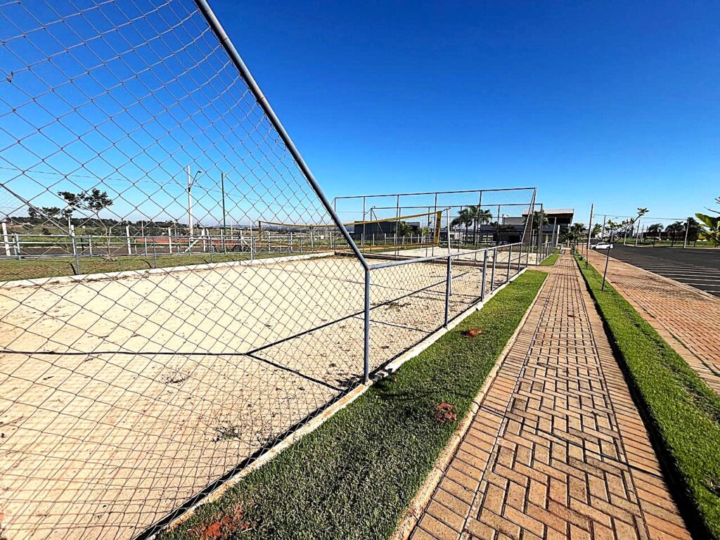 Aluga-se salão industrial em condomínio fechado 540 m² $ 12.000,00