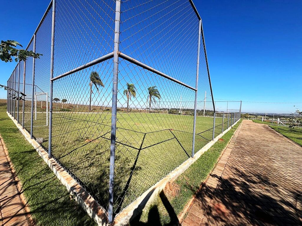 Aluga-se salão industrial em condomínio fechado 540 m² $ 12.000,00