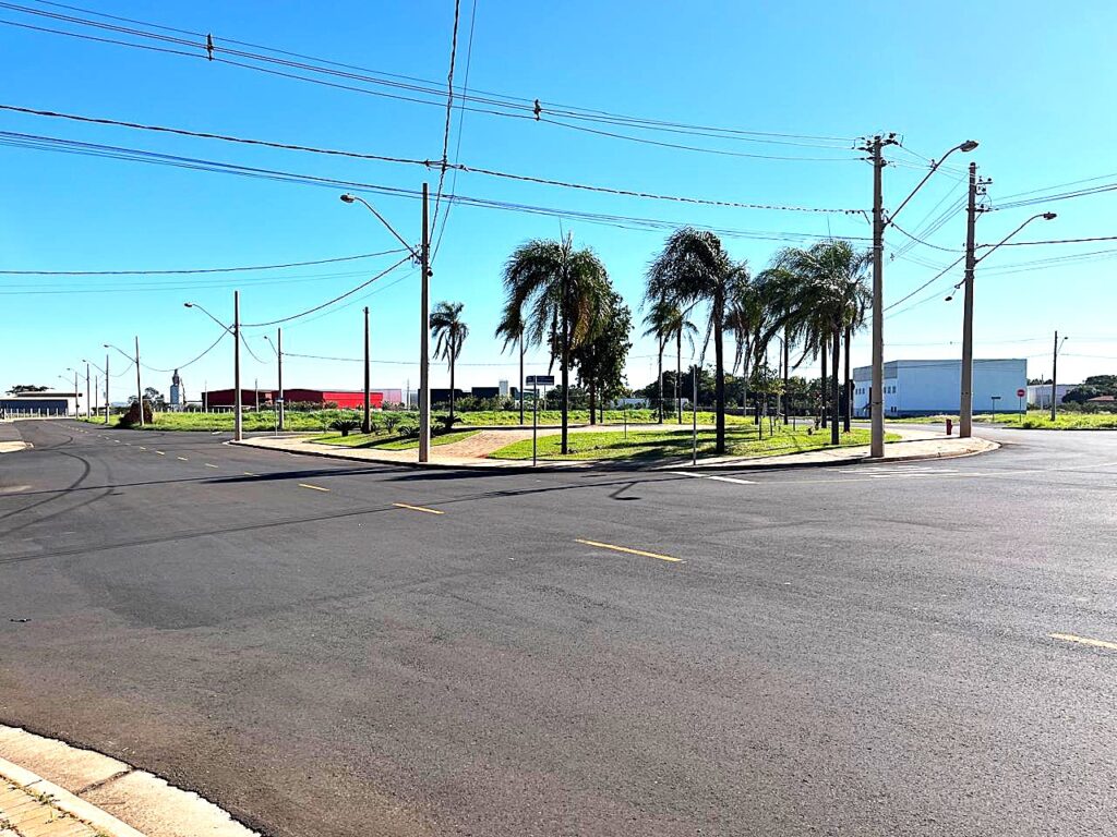 Aluga-se salão industrial em condomínio fechado 540 m² $ 12.000,00