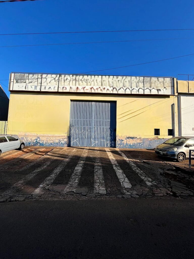 Aluga-se salão comercial 720 m² marginal BR 153 $ 15.000,00