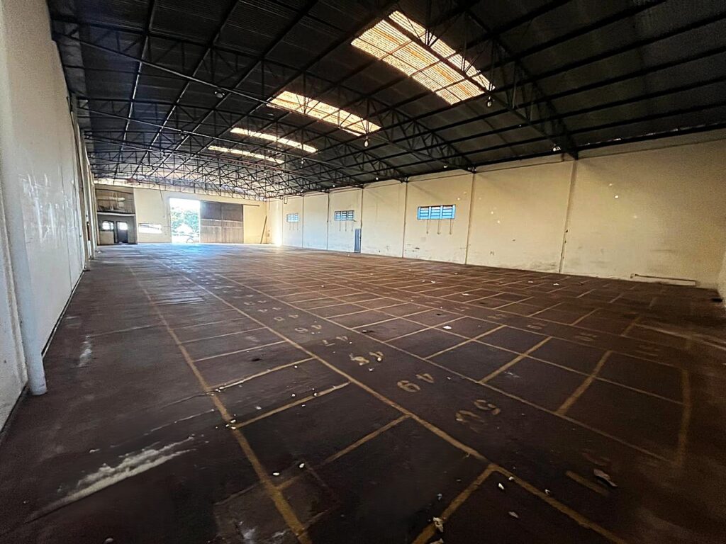 Aluga-se salão comercial 720 m² marginal BR 153 $ 15.000,00
