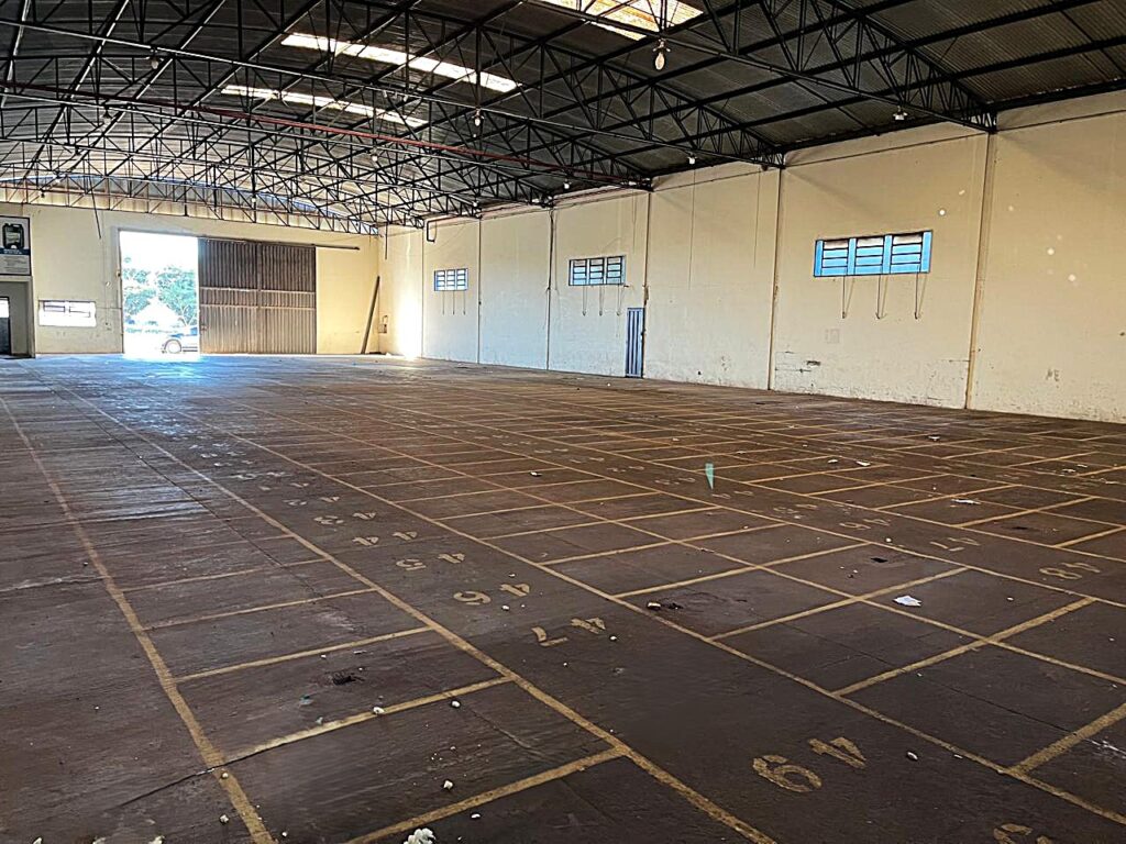 Aluga-se salão comercial 720 m² marginal BR 153 $ 15.000,00