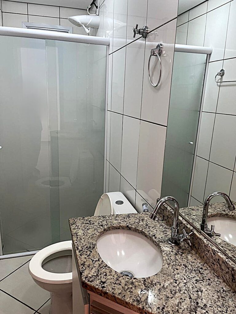 Aluga-se excelente apto de 2 dormitórios 1 suíte e elevador no Jd. Vetorasso