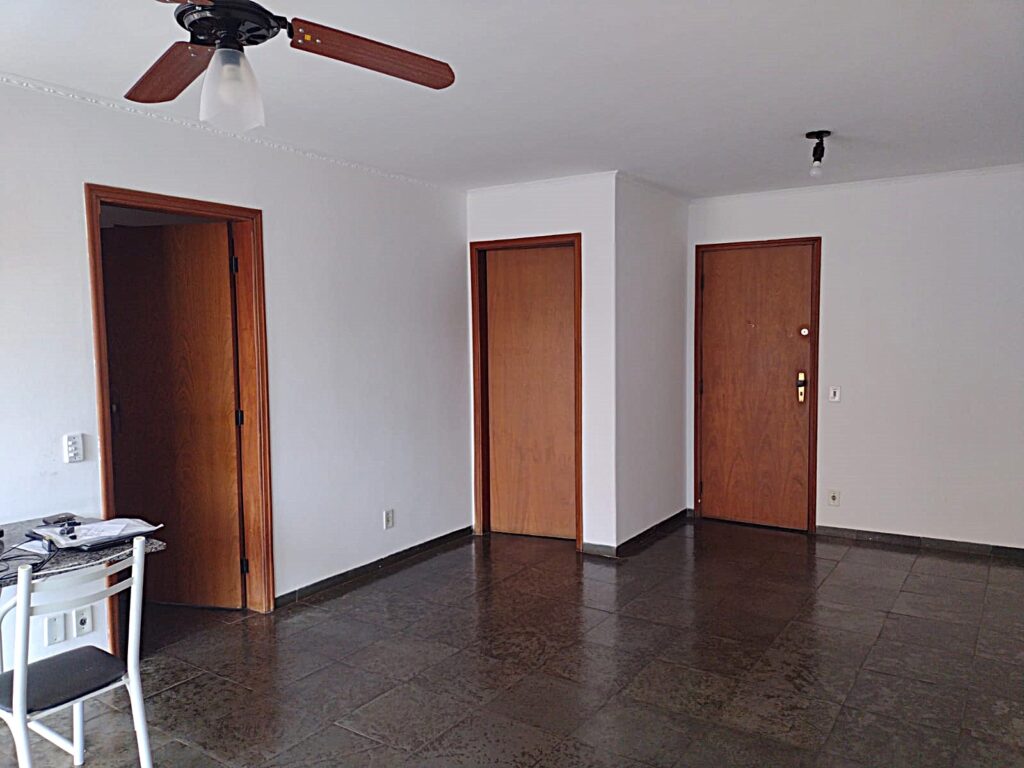 Vende-se apto no bairro São Manoel ao lado do Hospital de Base $ 275.000,00