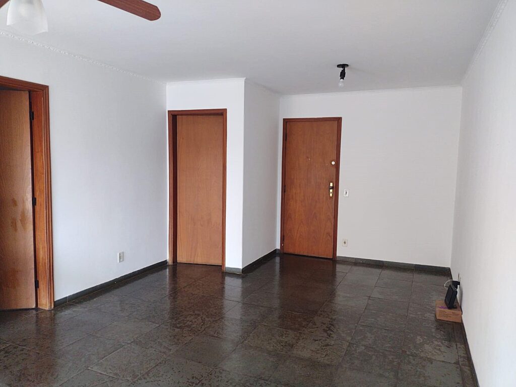 Vende-se apto no bairro São Manoel ao lado do Hospital de Base $ 275.000,00