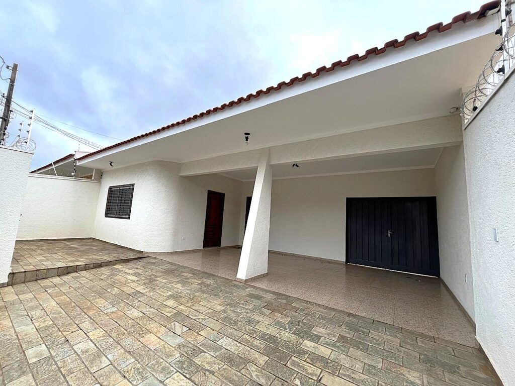Aluga-se excelente casa no Quinta das Paineiras $ 4.500,00