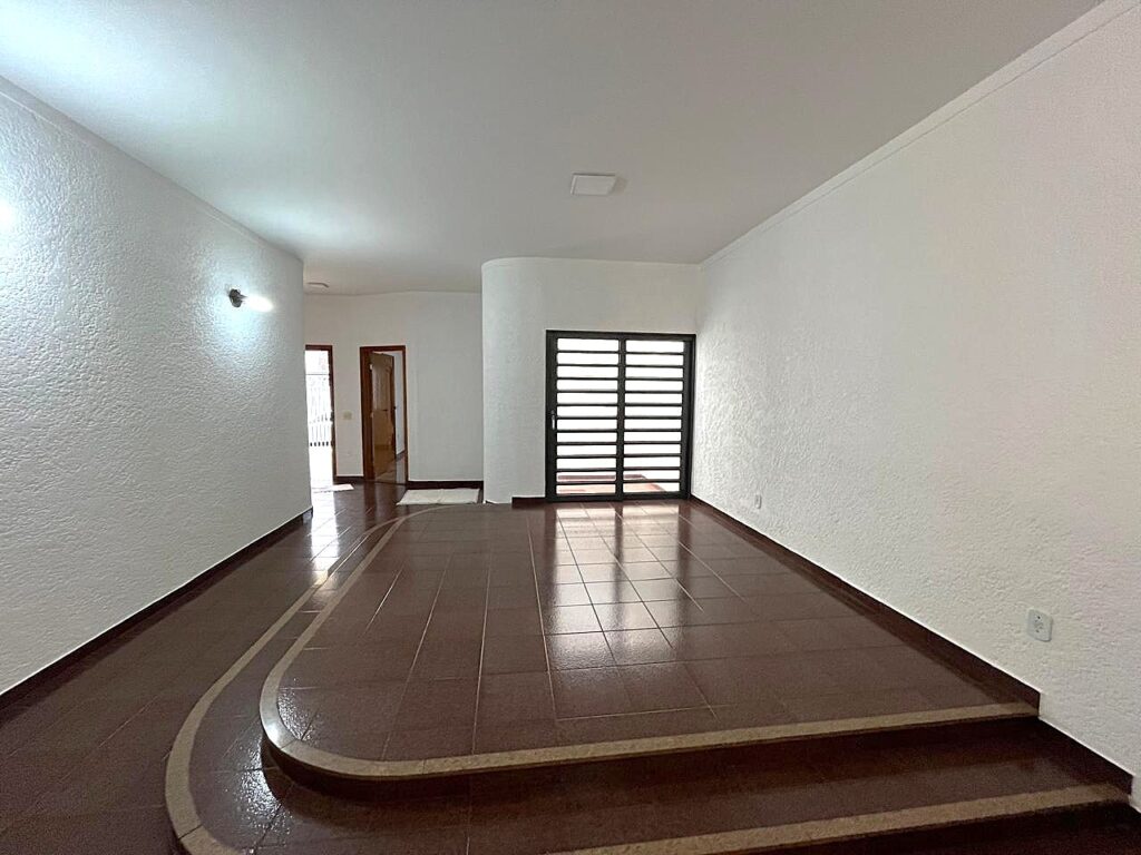 Aluga-se excelente casa no Quinta das Paineiras $ 4.500,00