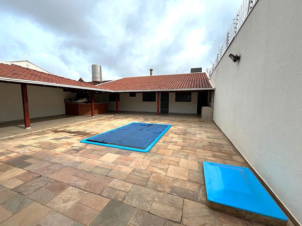 Aluga-se excelente casa no Quinta das Paineiras $ 4.500,00