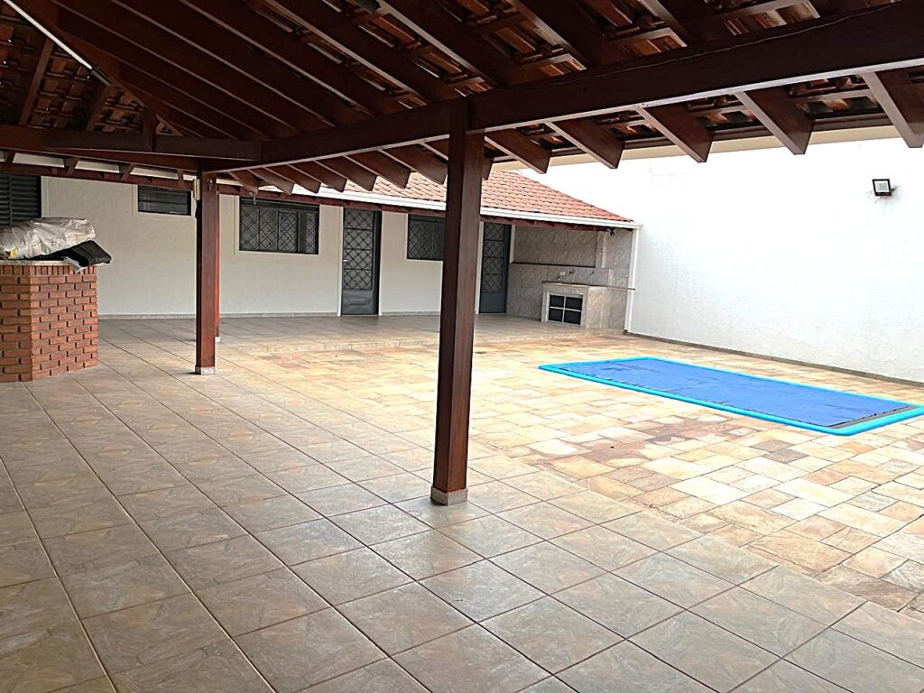 Aluga-se excelente casa no Quinta das Paineiras $ 4.500,00