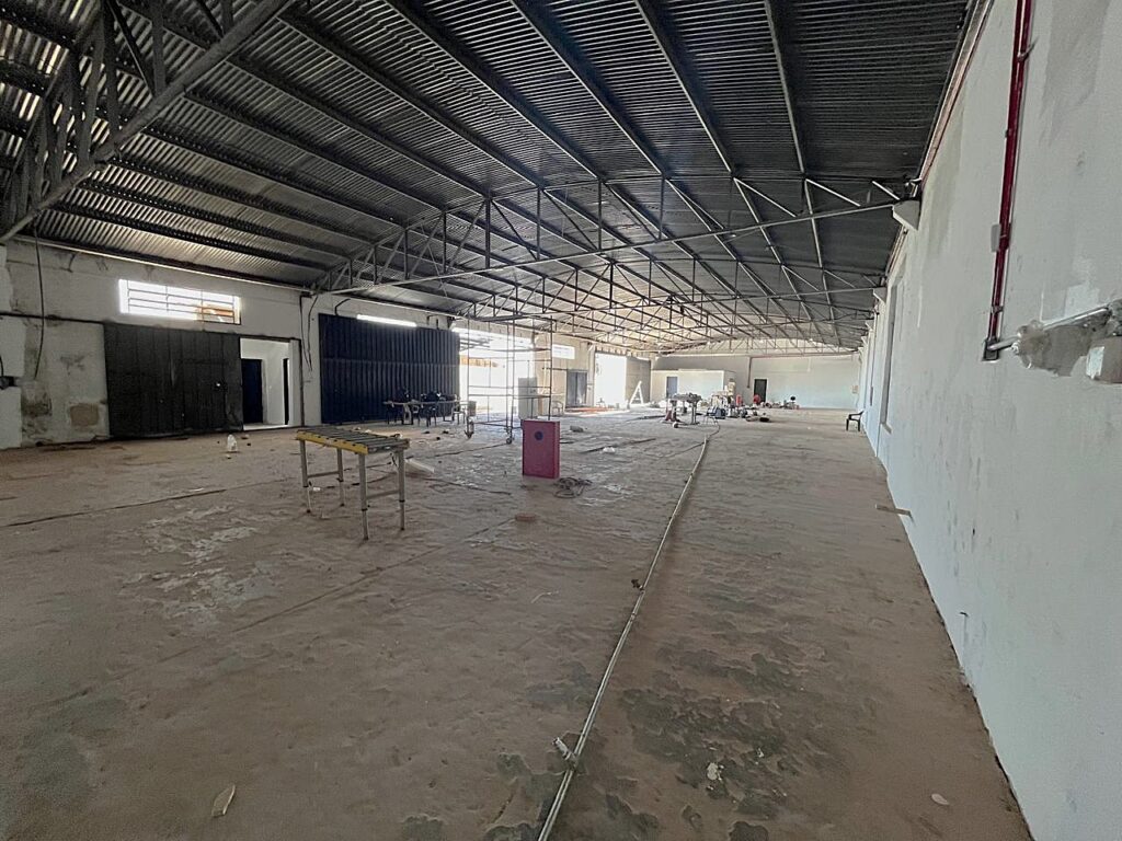 Aluga-se salão 720m² distrito industrial Waldemar O. Verdi $ 13.000,00